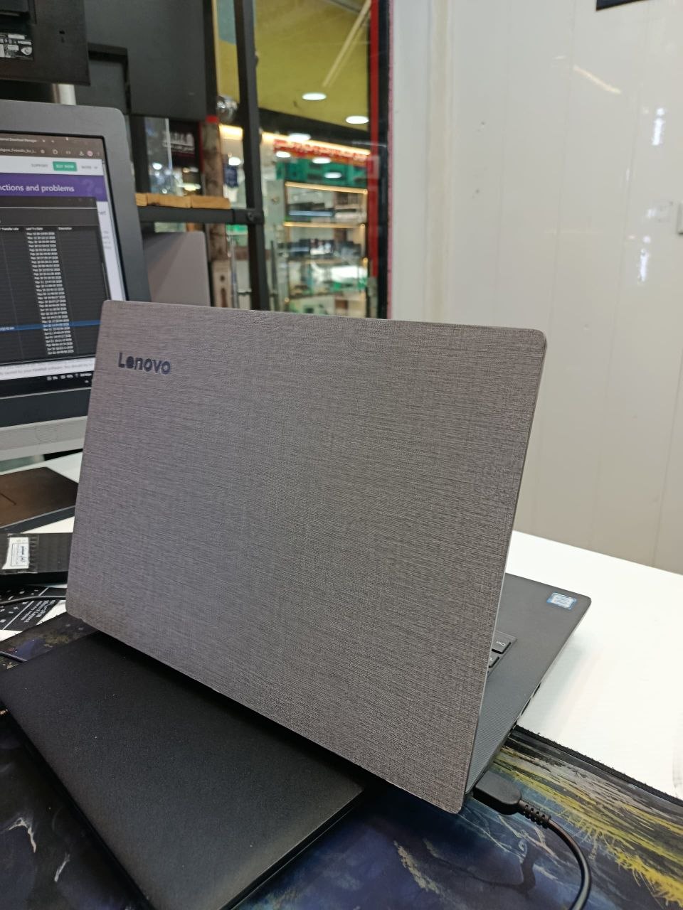 Lenovo
